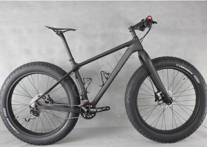 Plein peinture adaptée aux besoins du client par cadre noir de vélo de fibre de carbone gros pour le vélo de neige